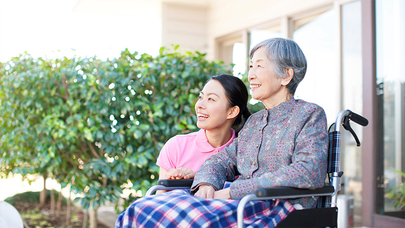 患者様のご自宅に私たちが伺います～訪問歯科～